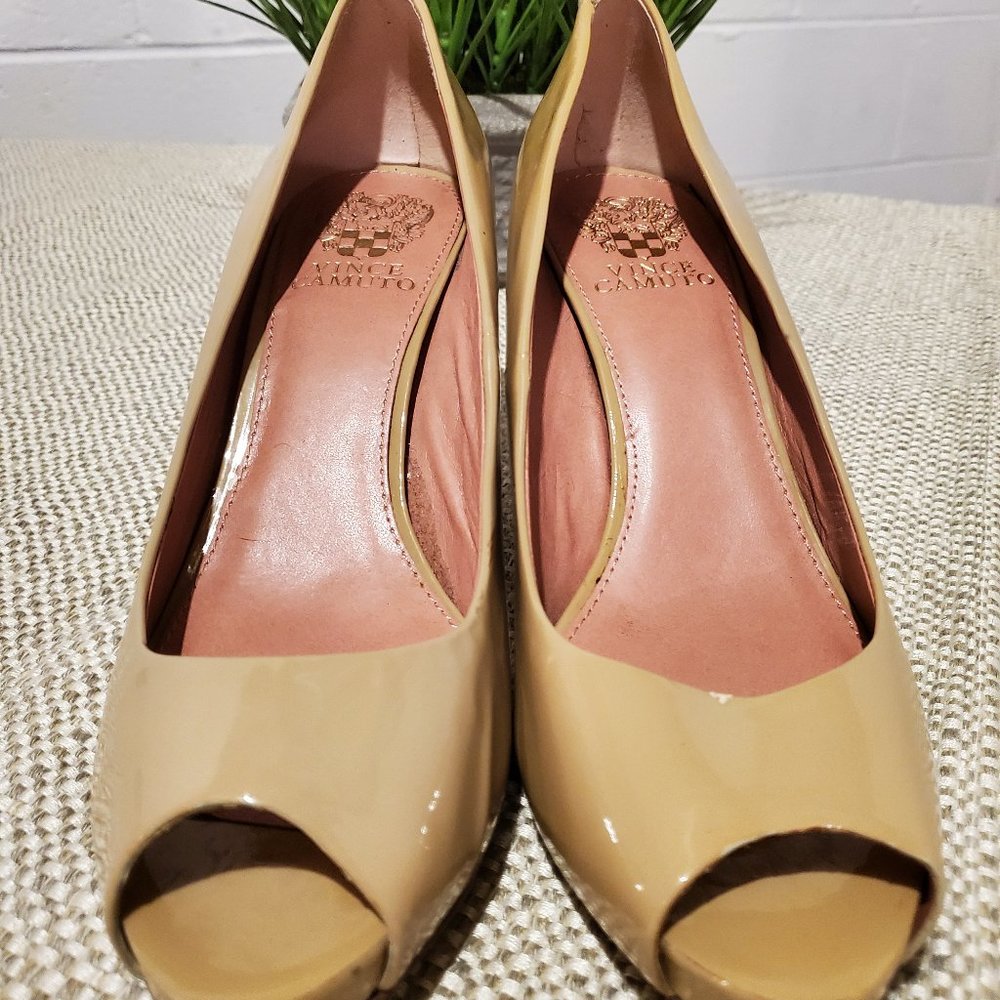 Vince Camuto Nude Pumps Women's Size 8.5.